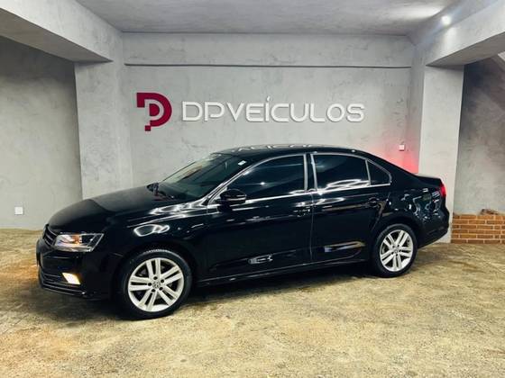 VOLKSWAGEN JETTA 2.0 TSI HIGHLINE 211CV GASOLINA 4P TIPTRONIC VOLKSWAGEN JETTA 2.0 TSI HIGHLINE 211CV GASOLINA 4P TIPTRONIC